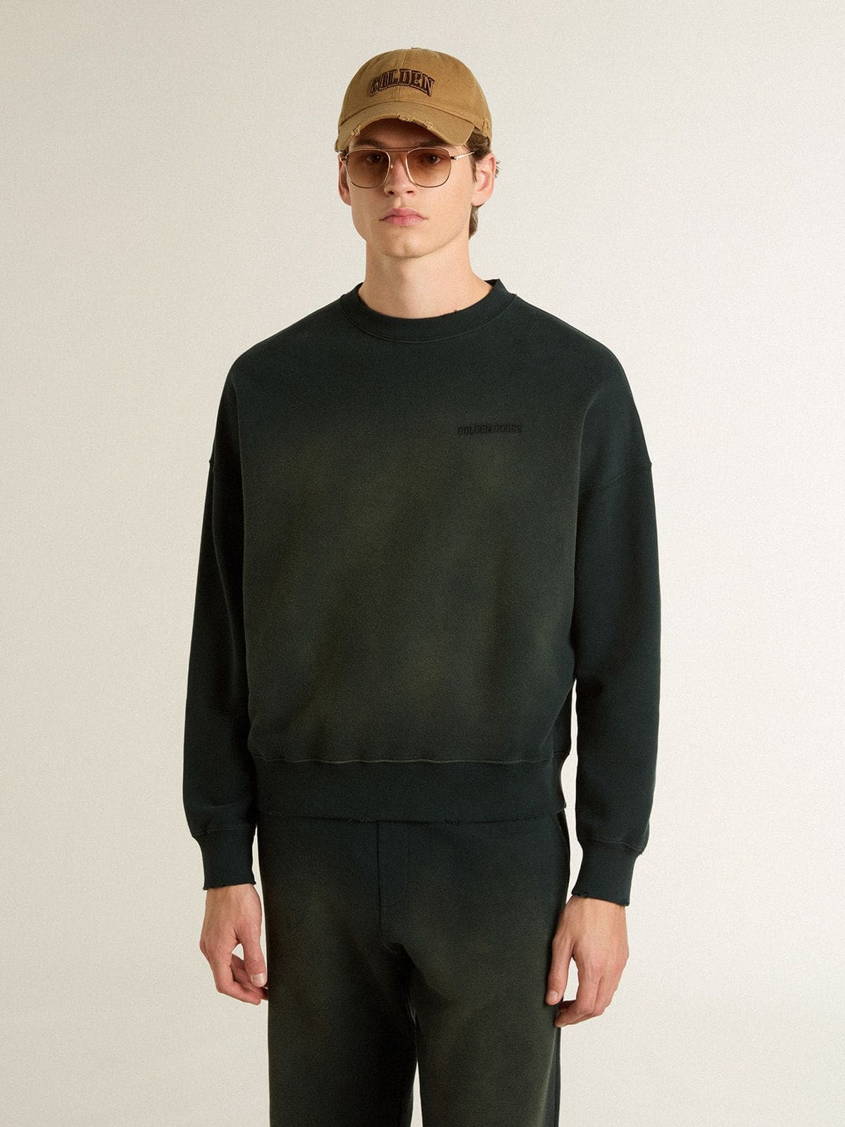 Unisex sweatshirt in worn black cotton with logo embroidery - 2