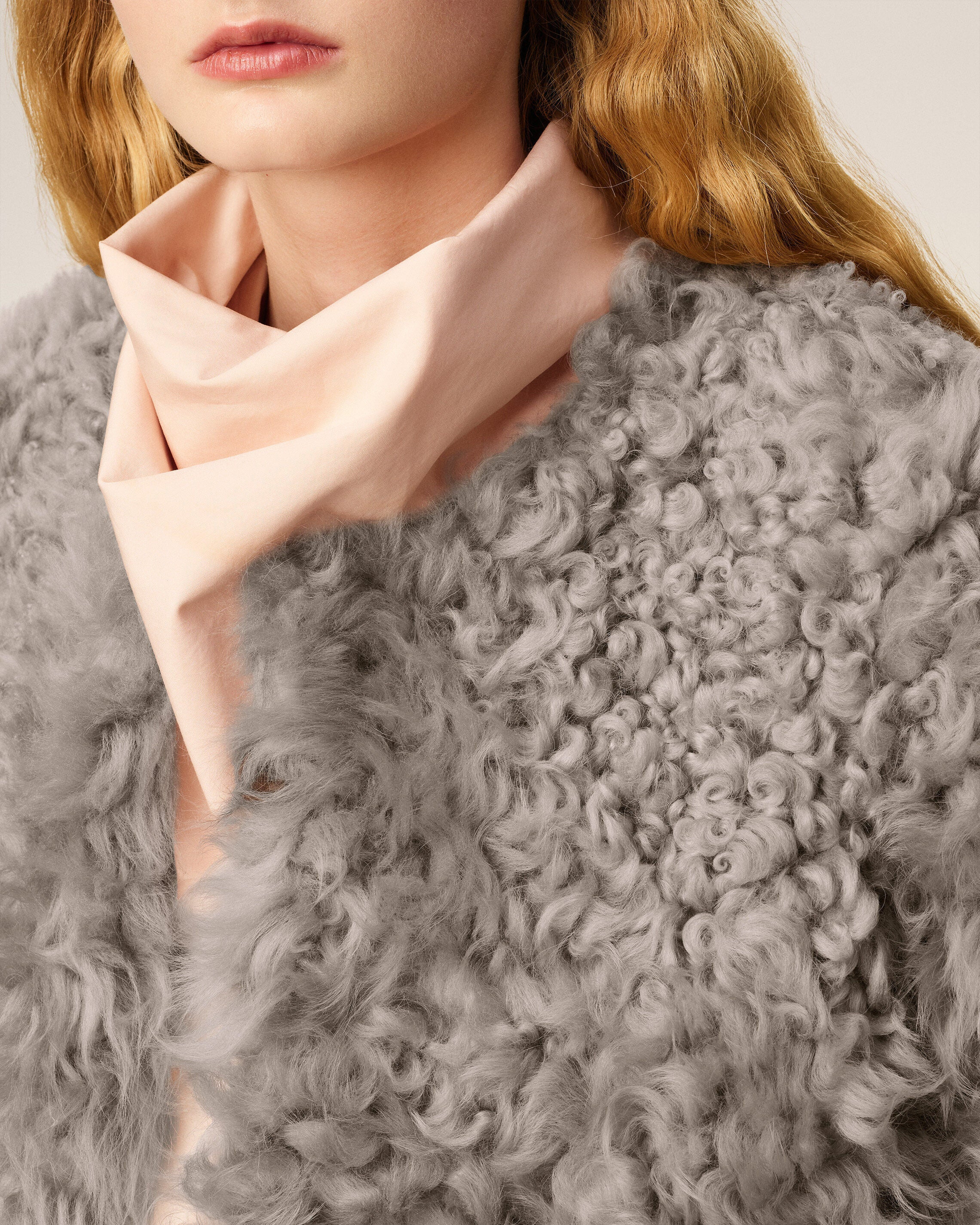 GREY SHEARLING SHORT COAT - 4