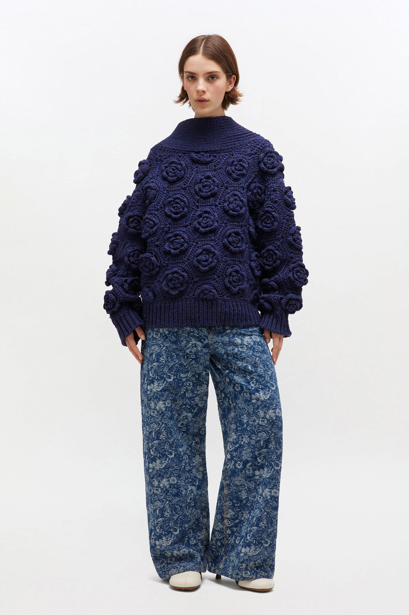 DARK BLUE FLOWER CROCHET SWEATER - 2