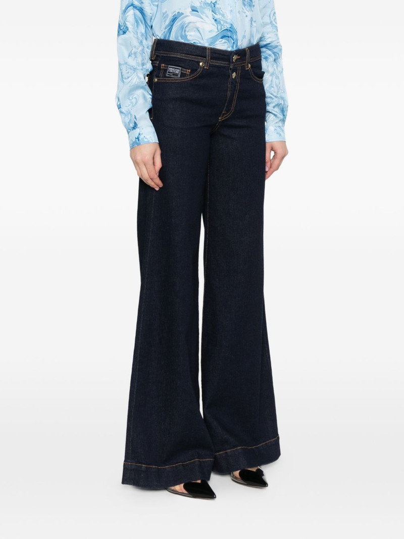 button jeans 3