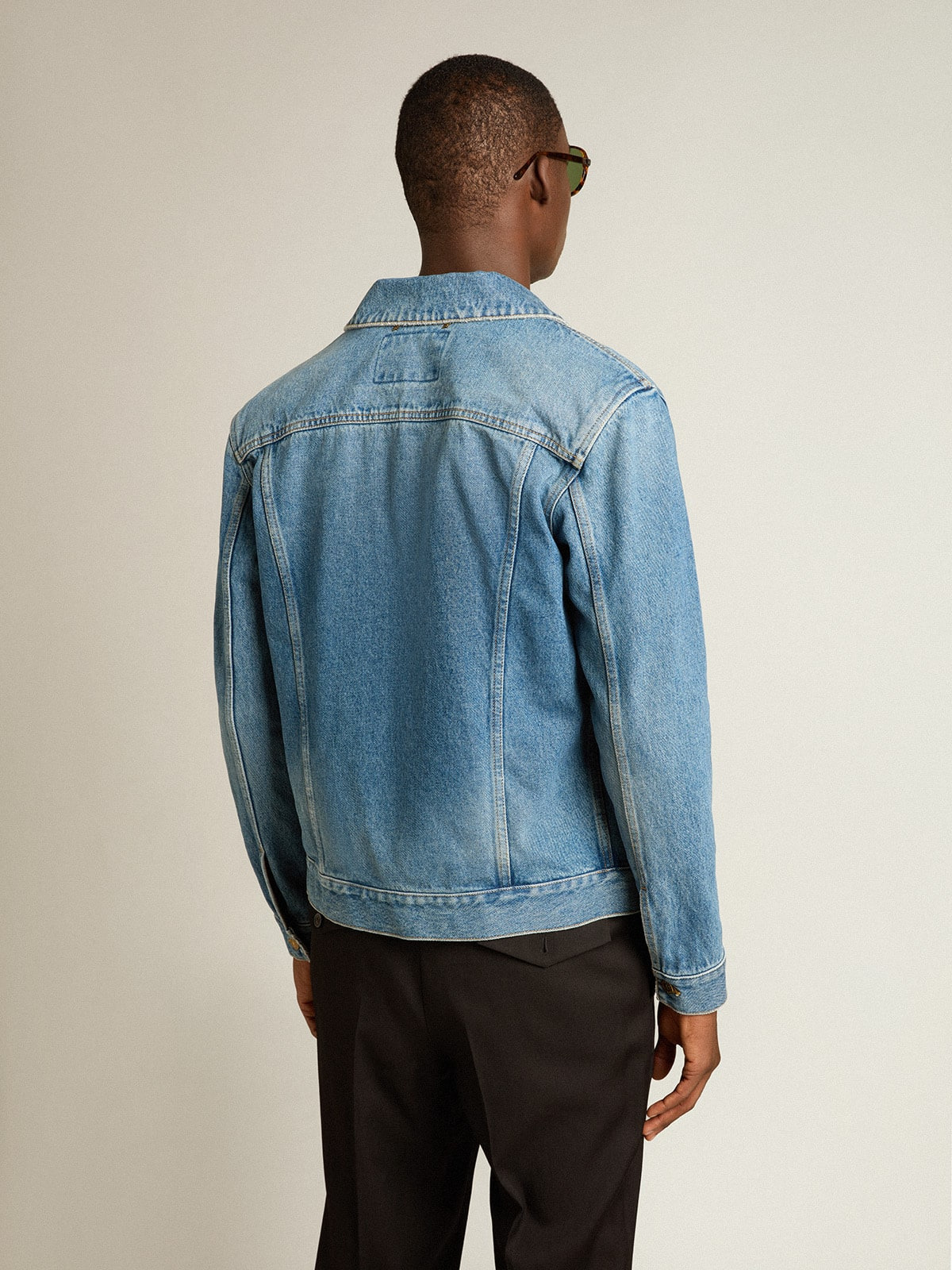 Men's denim jacket with medium wash - 4