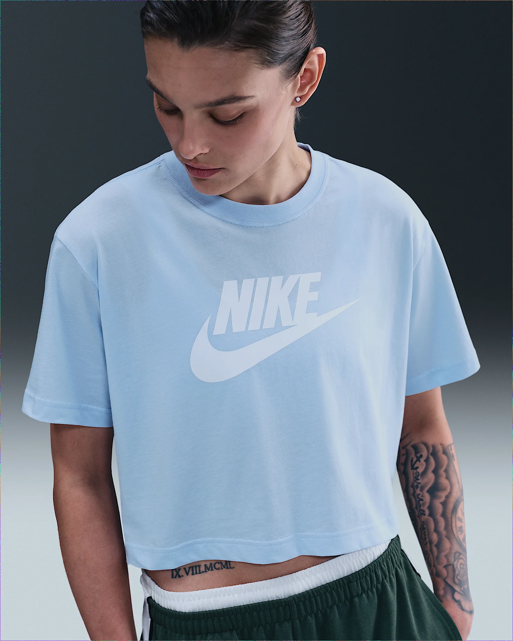 Nike Sportswear Essential Women's Cropped Logo T-Shirt - 1