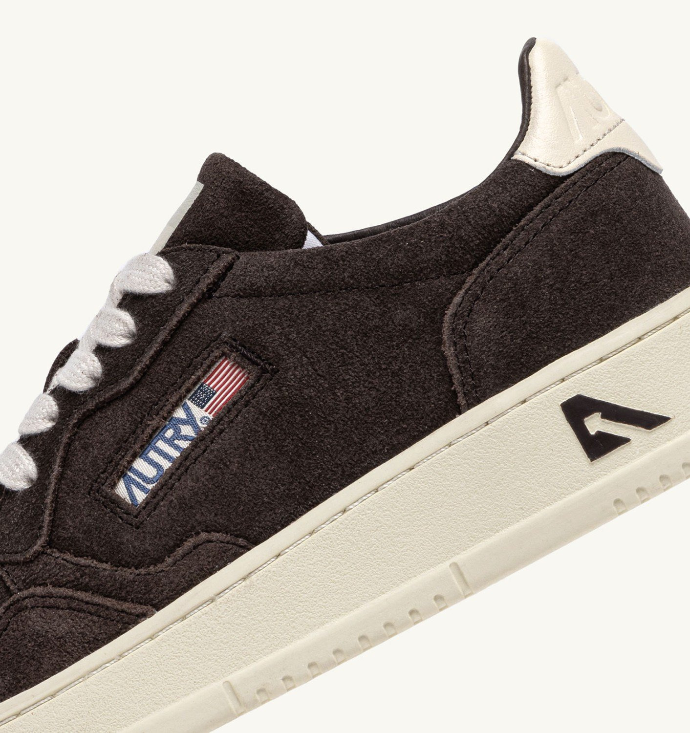 MEDALIST LOW SNEAKERS IN MOKA AND OFF WHITE SUEDE - 6