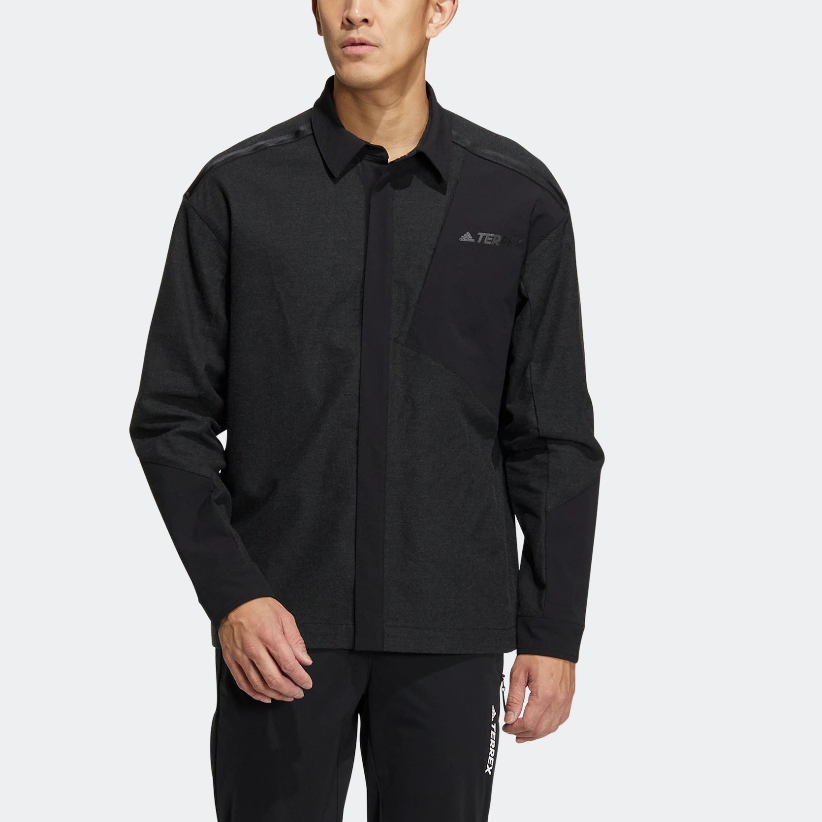 Men's adidas Terrex Voyg Ls s Solid Color Chest Zipper Pocket Detail Long Sleeves Black Shirt HN2038 - 3