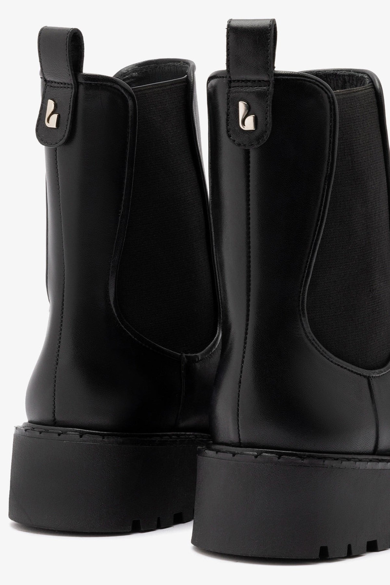 Sancha Boot In Black Leather 4