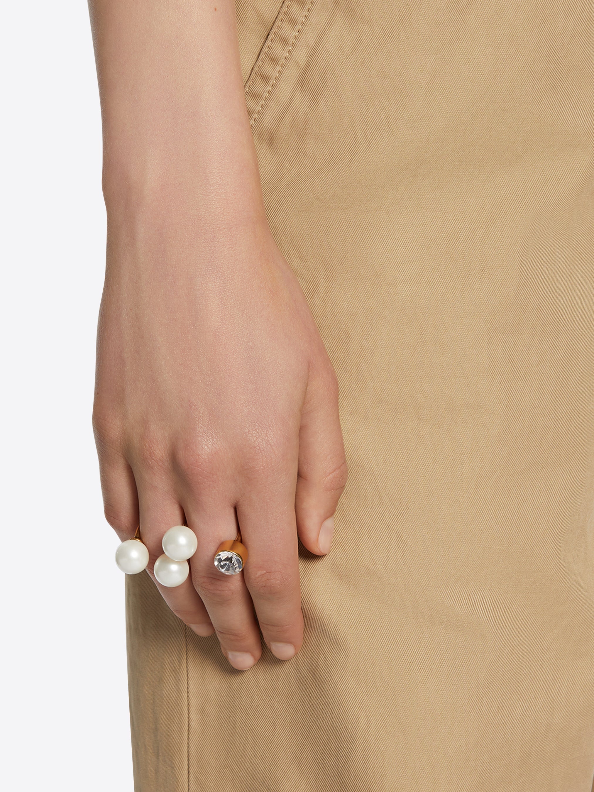 SET OF JEWEL RINGS - 4