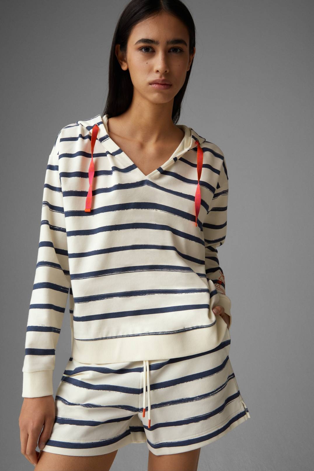 DAWN SWEATSHIRT HOODIE IN NAVY BLUE/OFF-WHITE - 2