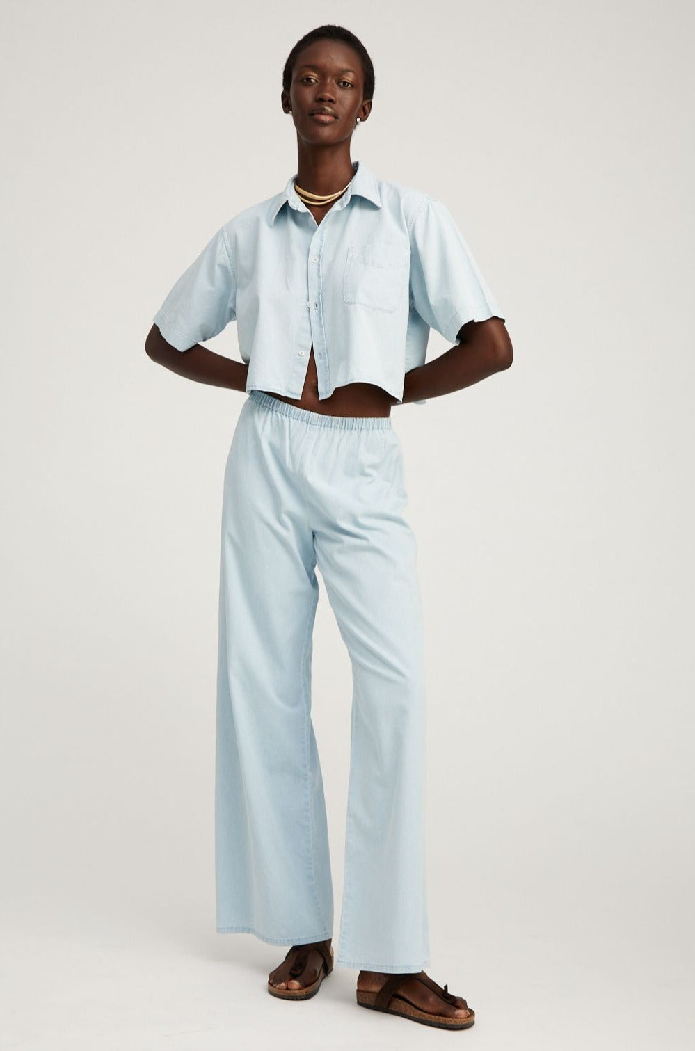 LIGHT BLUE CHAMBRAY SHORT SLEEVE CROPPED BUTTON DOWN - 2