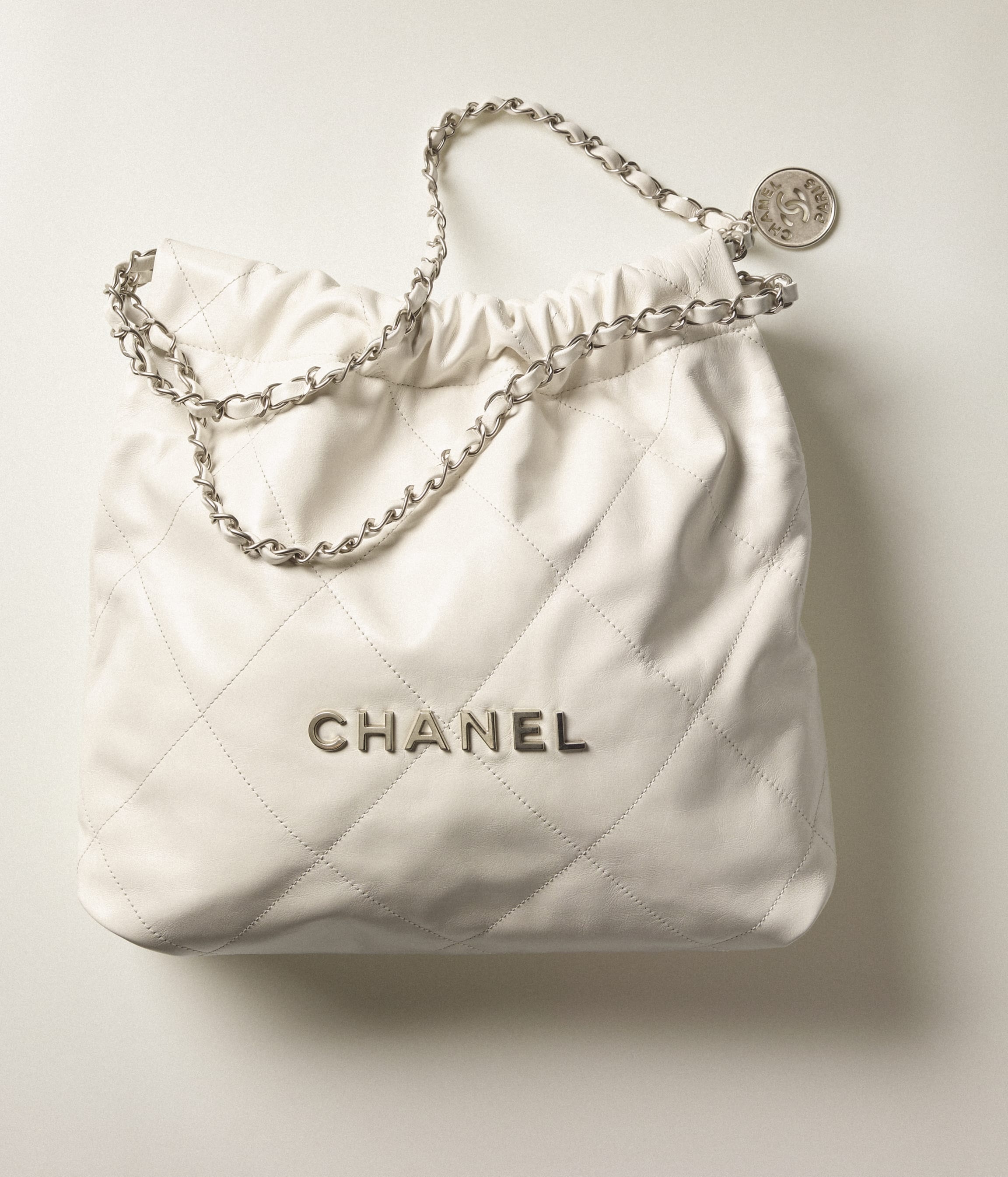 CHANEL 22 Small Handbag - 1