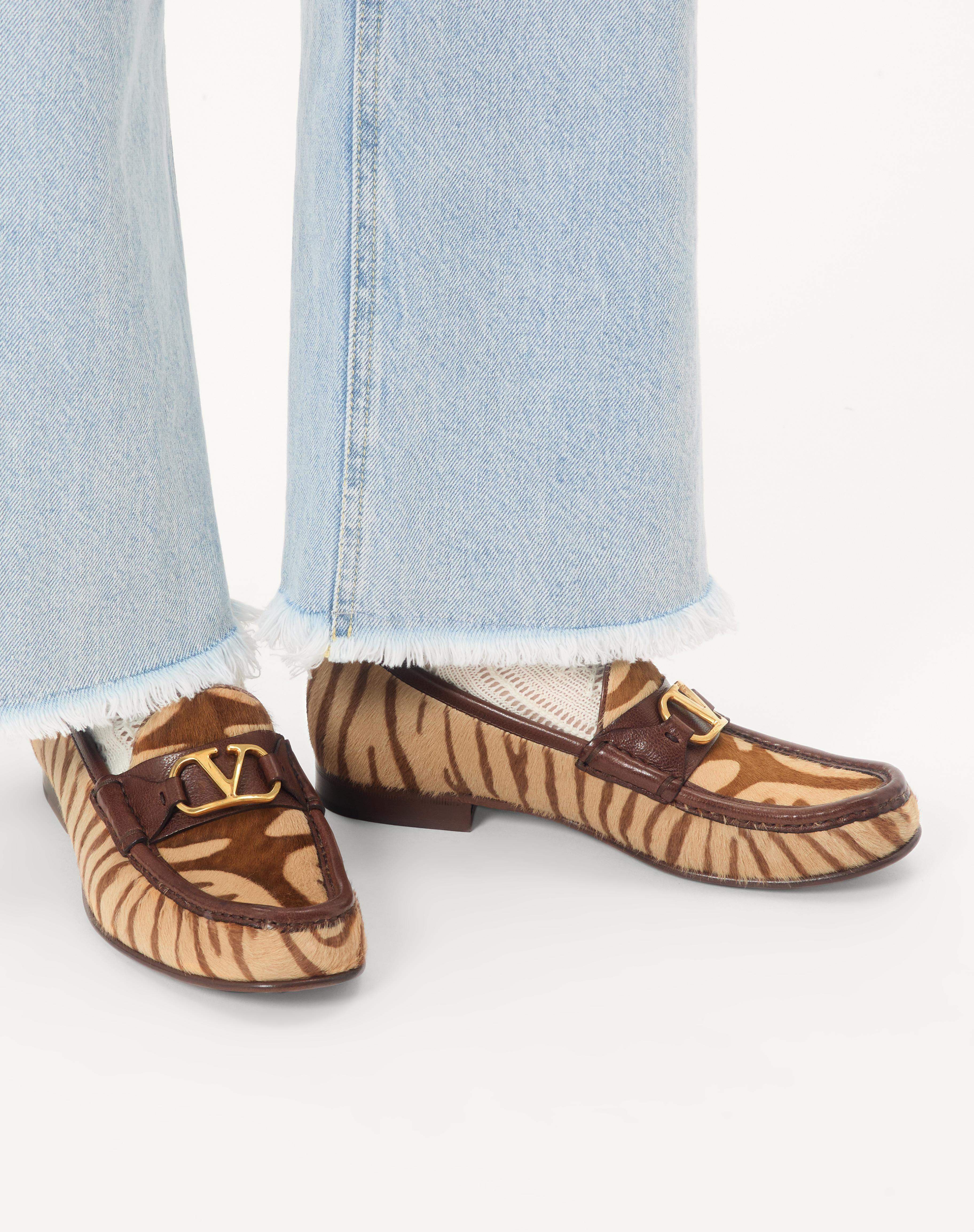 VLOGO SIGNATURE PONY-EFFECT CALFSKIN LOAFER 20MM - 2