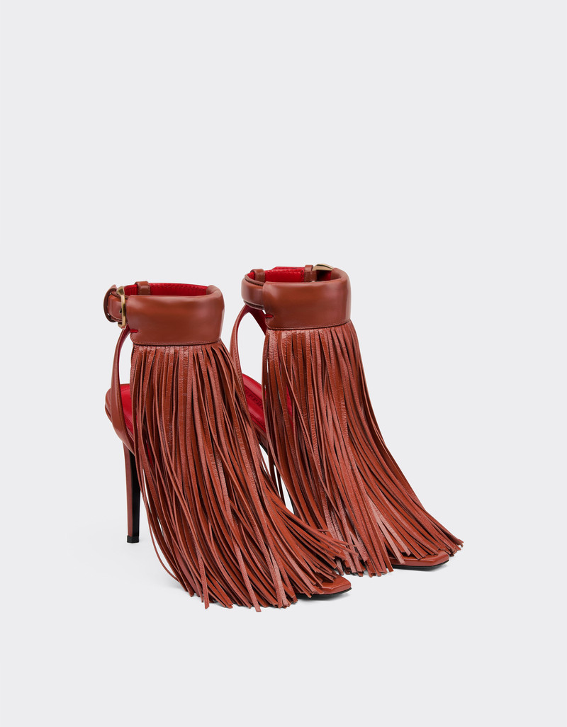 Leather sandals with fringing 3