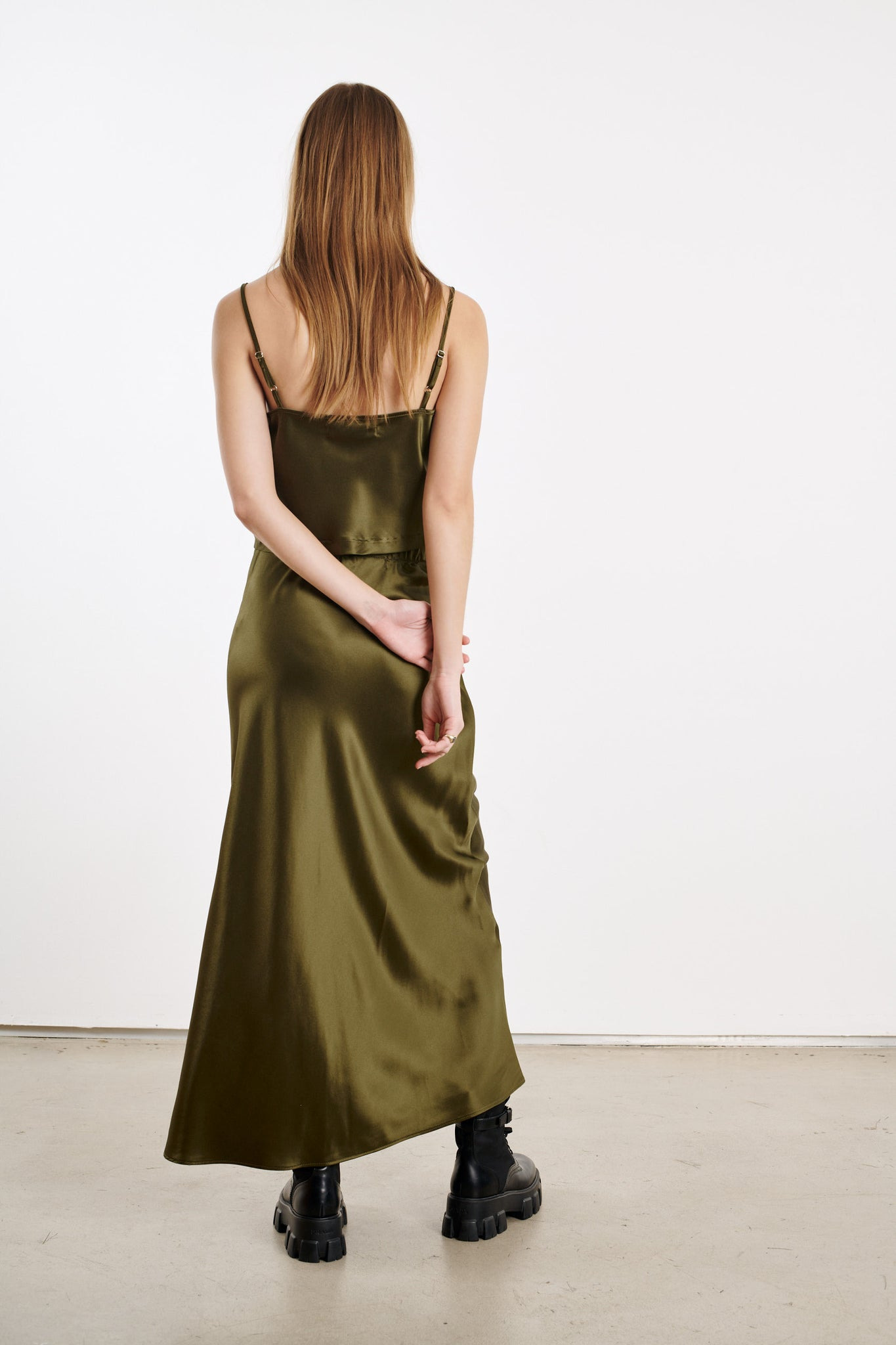MOSS SILK CROPPED SCOOP NECK CAMI - 3