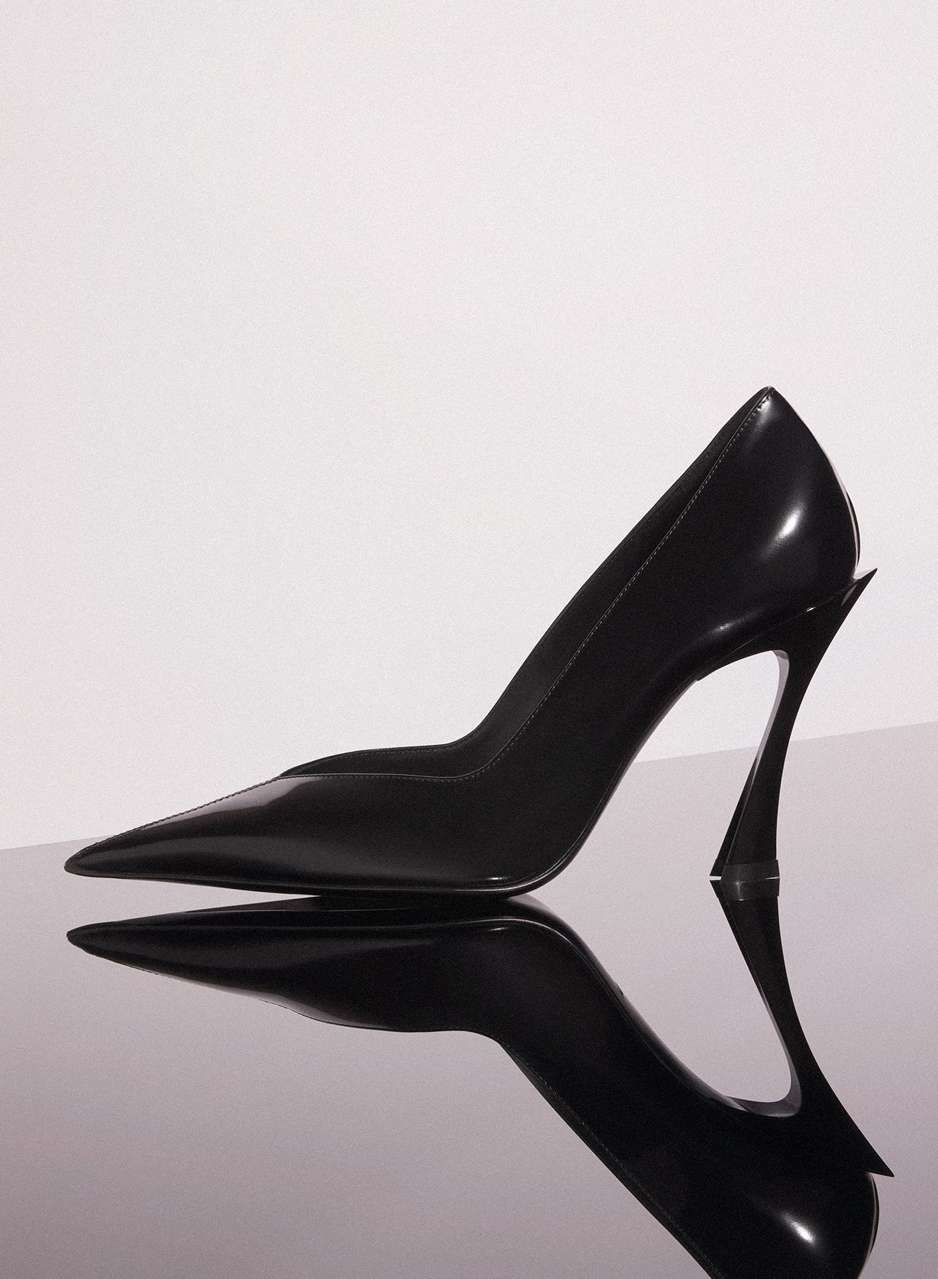 black leather classic fang 95 pump - 2