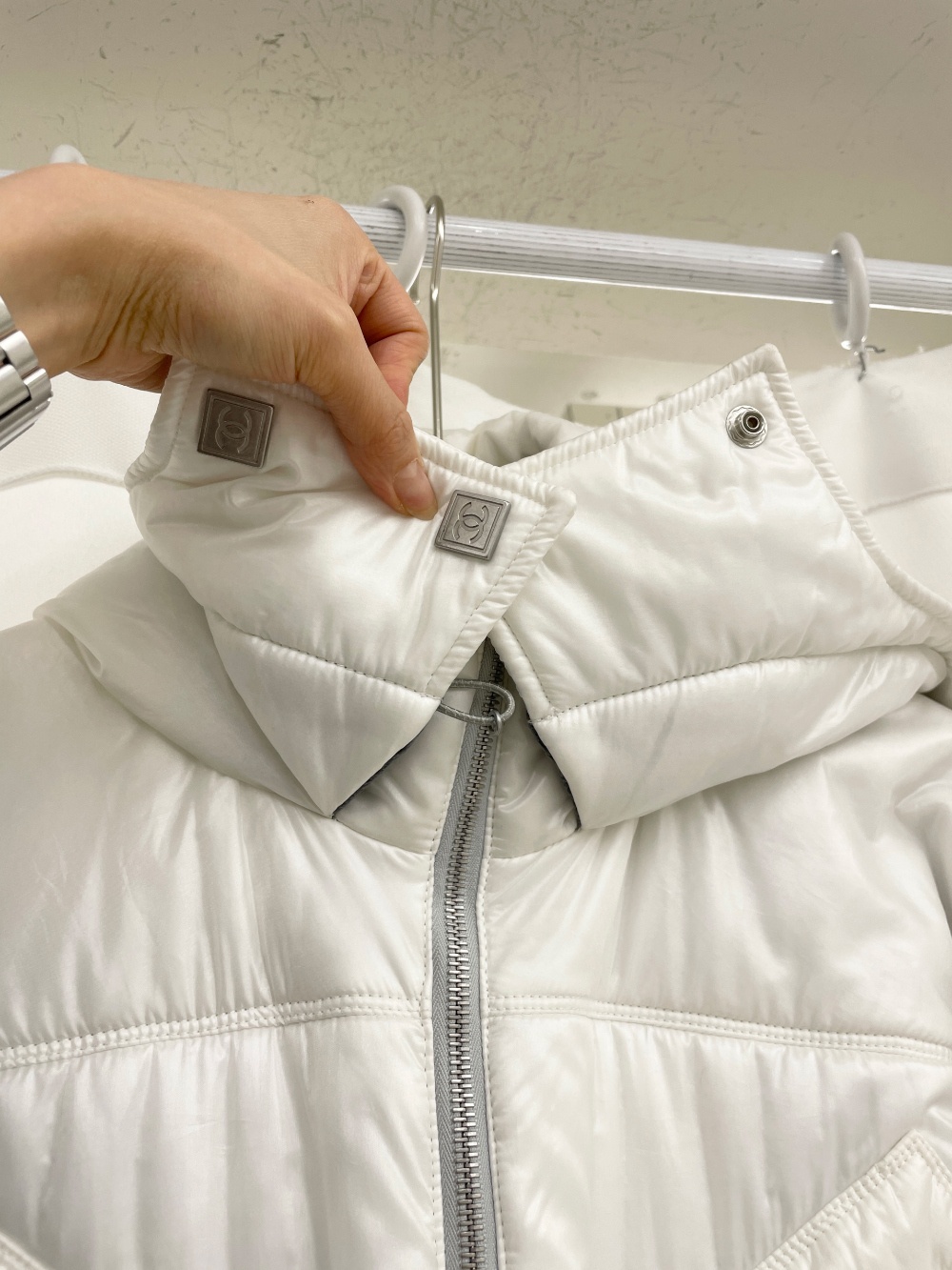 Chanel Sport 2003 A Season White Padding - 12