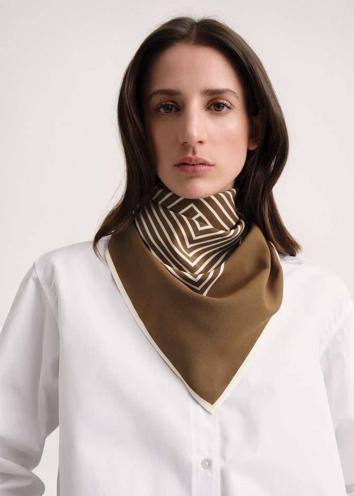 Centered monogram silk scarf mocha/vanilla - 3