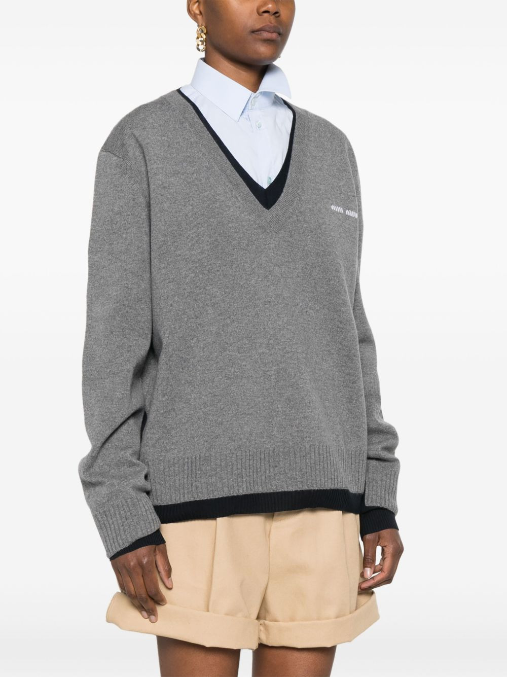 V-neck sweater - 3