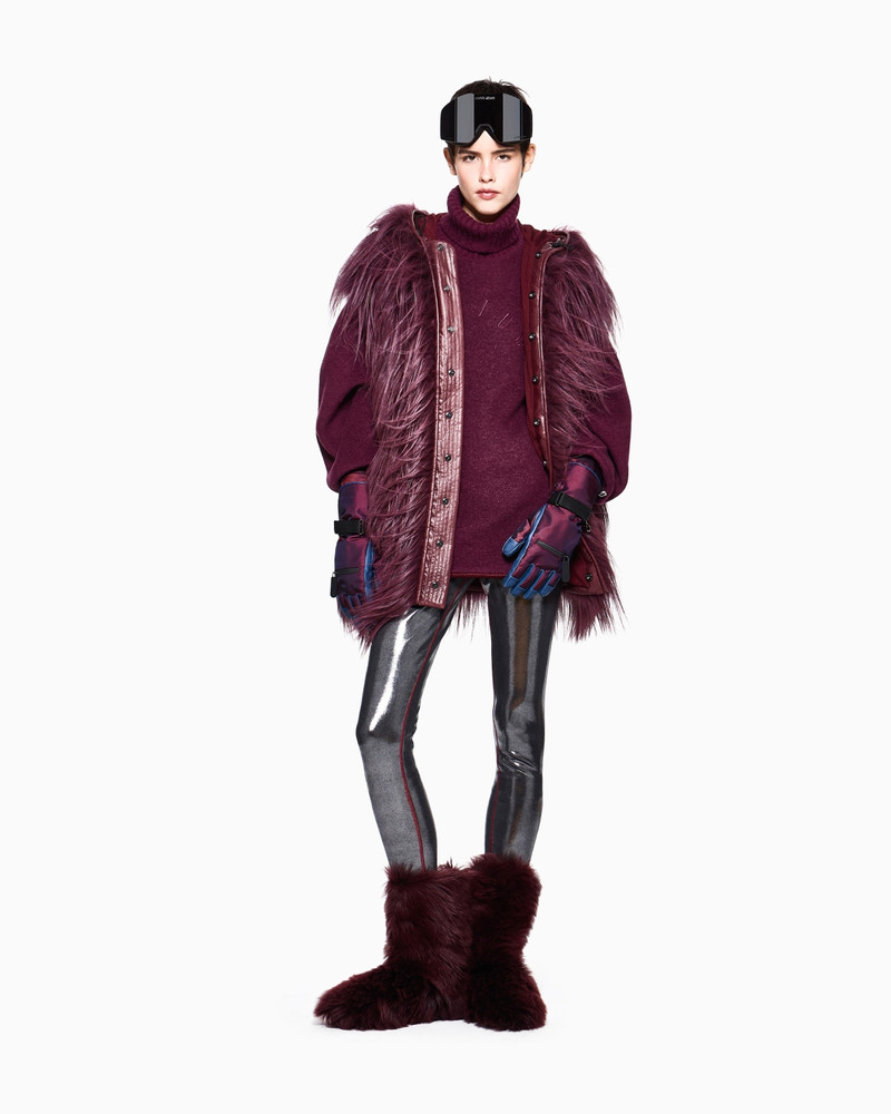 LONG-HAIRED FUR VEST WITH NEVE HOOD 2
