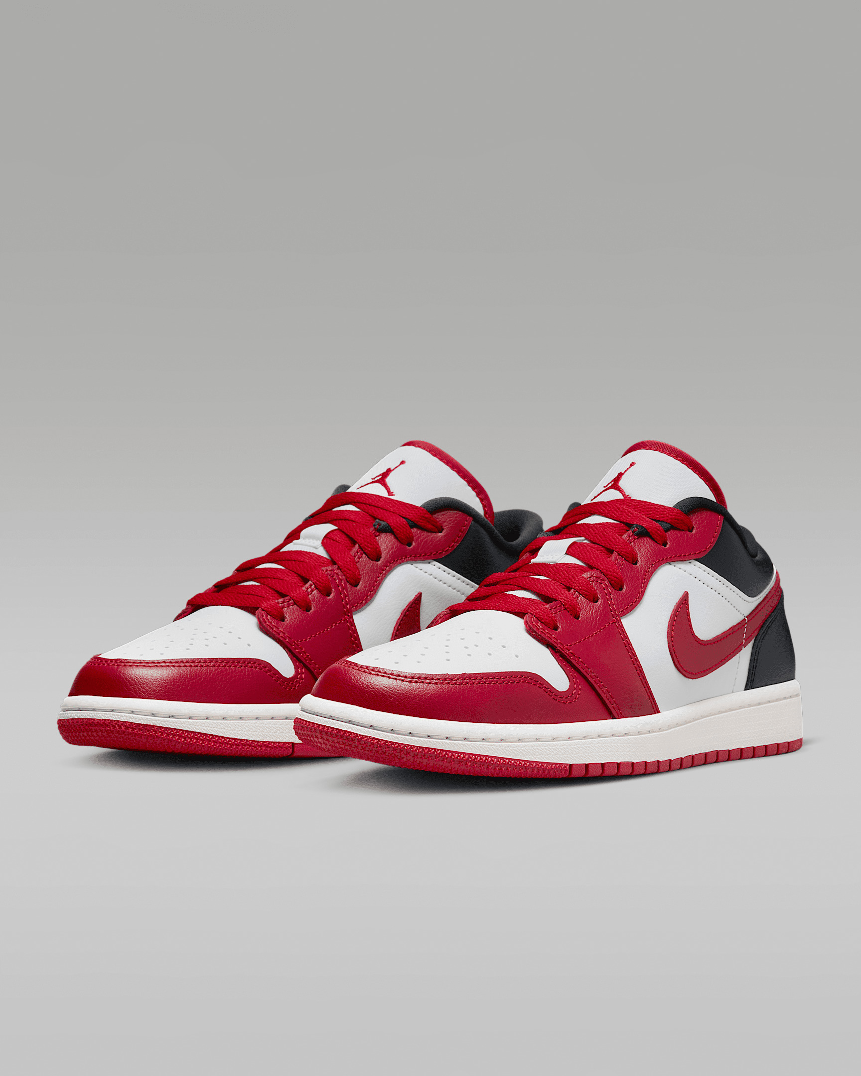 Air Jordan 1 Low Women's Shoes - 5