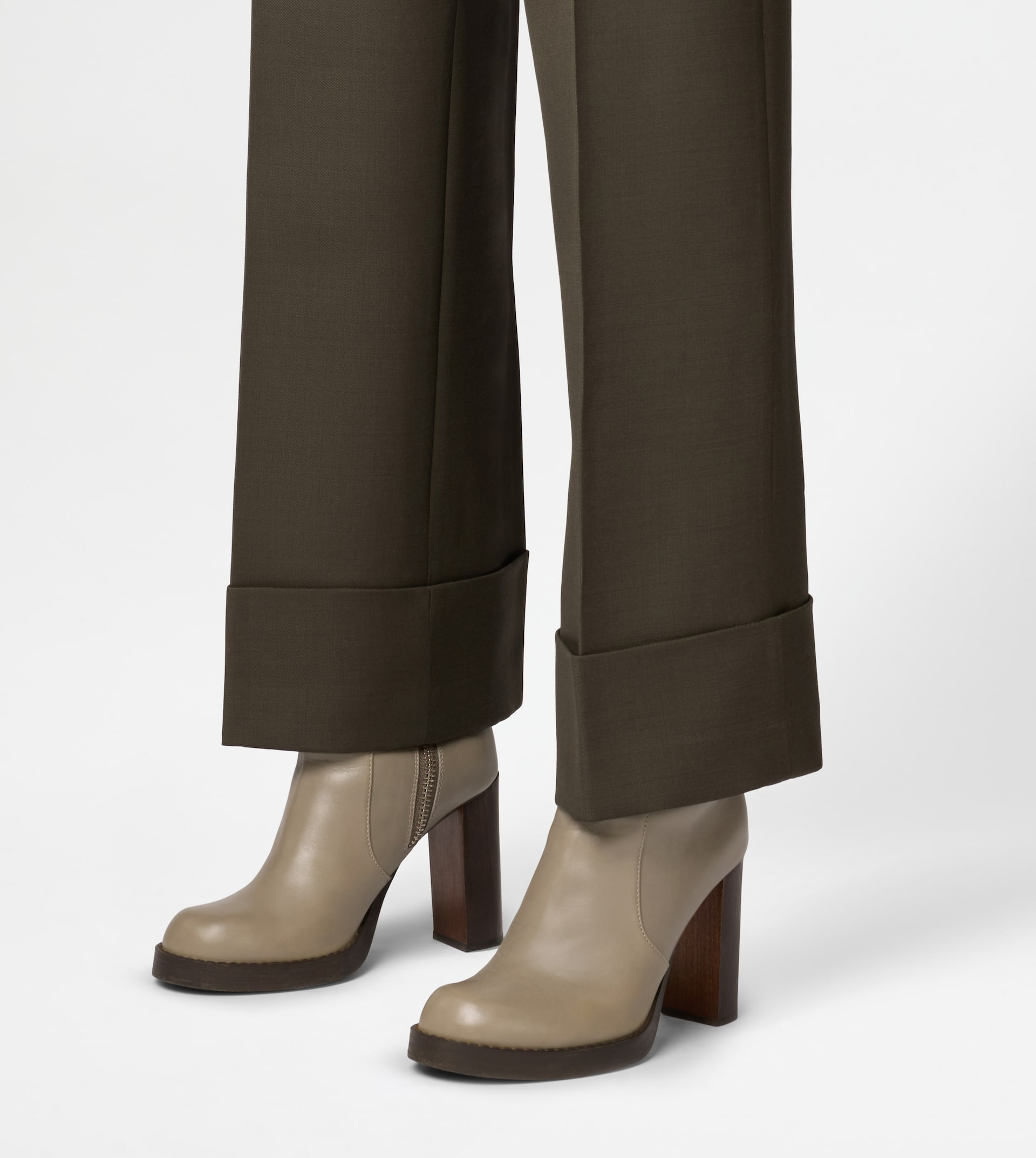 ANKLE BOOTS IN LEATHER - GREY - 8