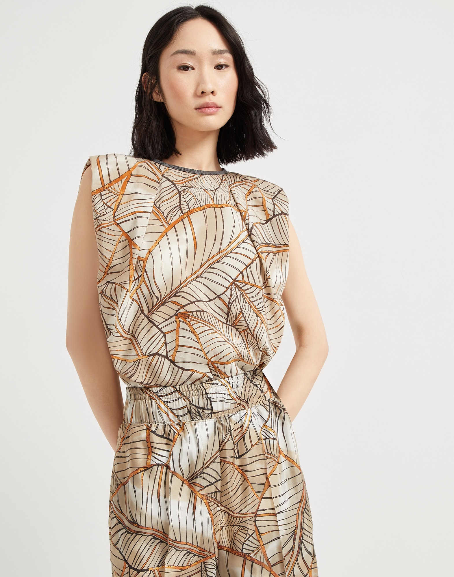 Silk papyrus print pongée cropped pyjama-style trousers - 3
