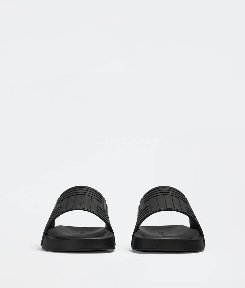 Bottega Veneta slider outlook