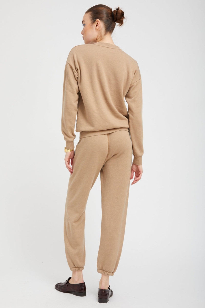 LATTE HEART SWEATSHIRT 4