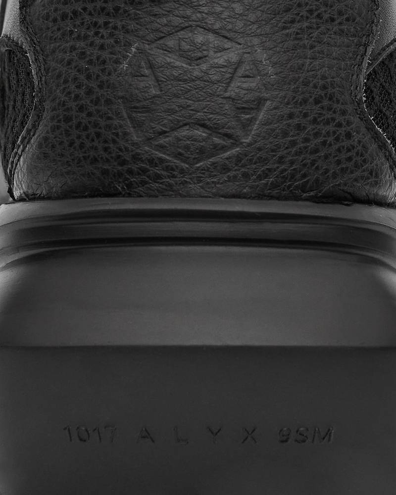 MONO HIKING SNEAKER 8