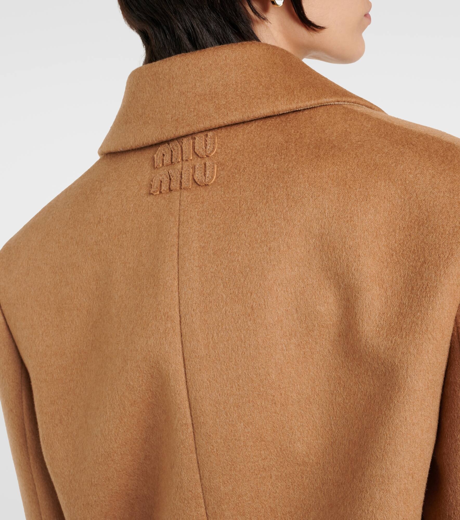 Double-breasted camel hair blazer - 7