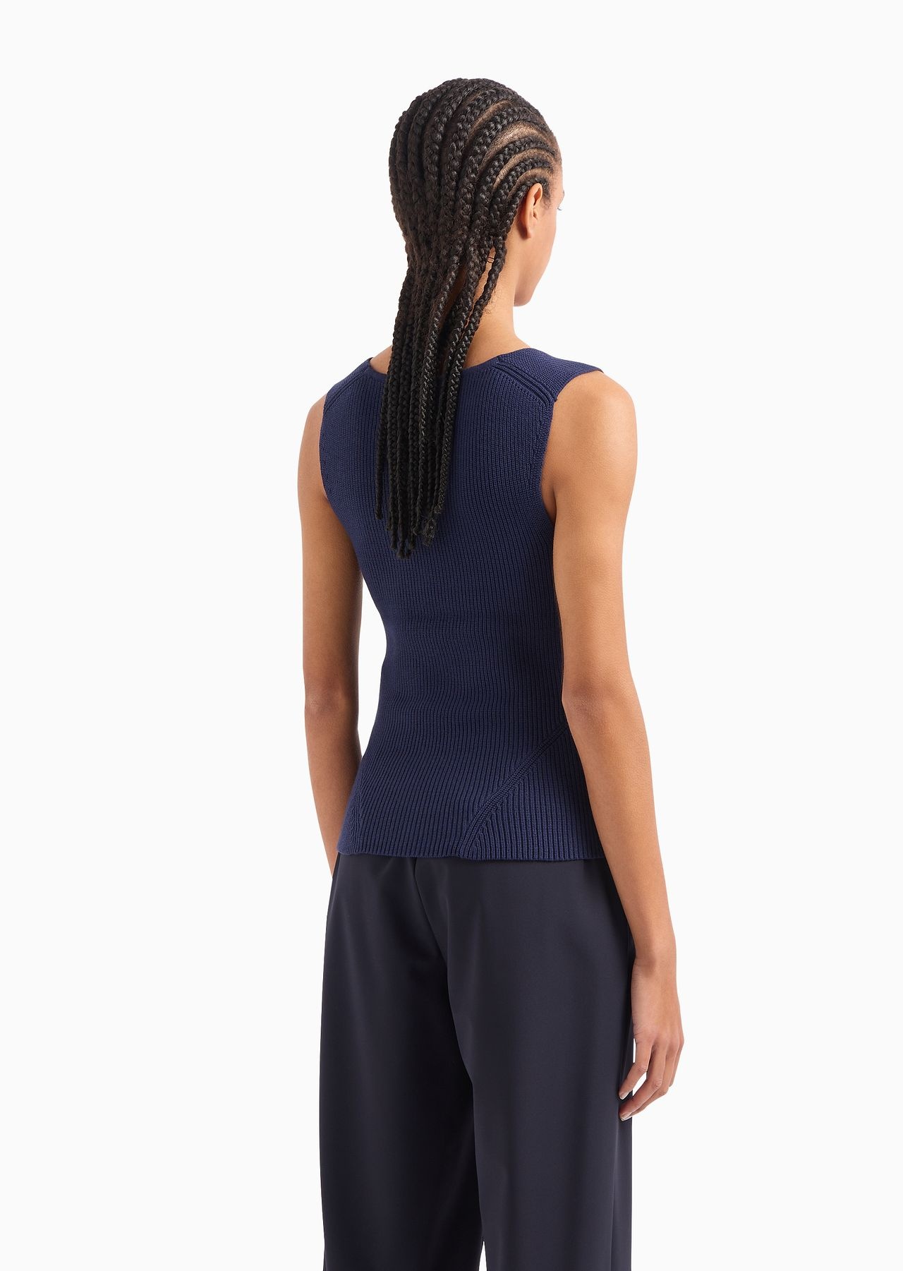 Corn-on-the-cob stitch knit top with contoured neckline - 3