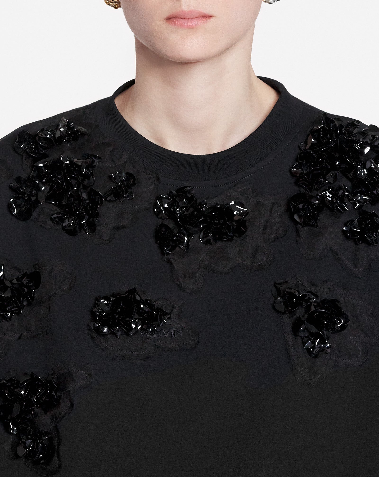 OVERSIZED T-SHIRT WITH FLORAL EMBROIDERY - 5