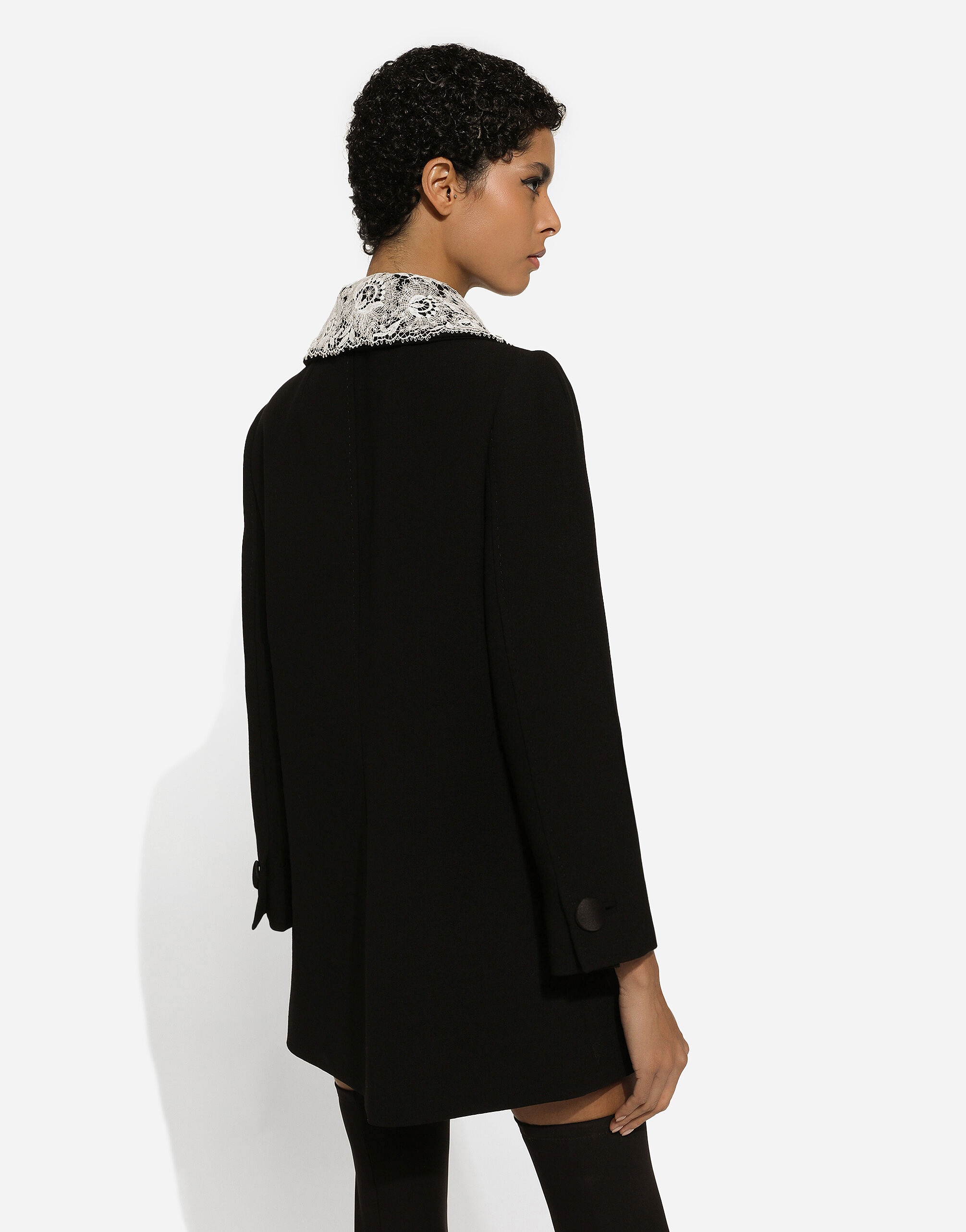 Short wool coat with lace details - 7