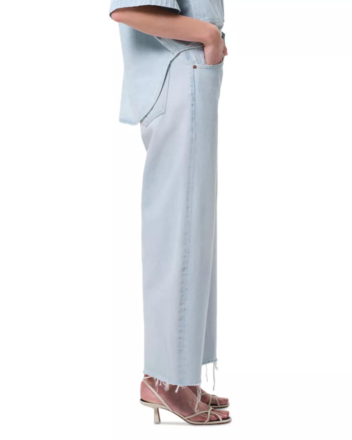 Low Curve Fray Mid Rise Jeans in Flourish - 5