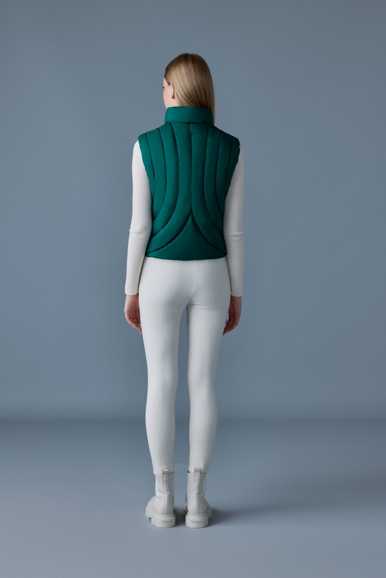 ADANA Softwash rounded quilt down vest - 4