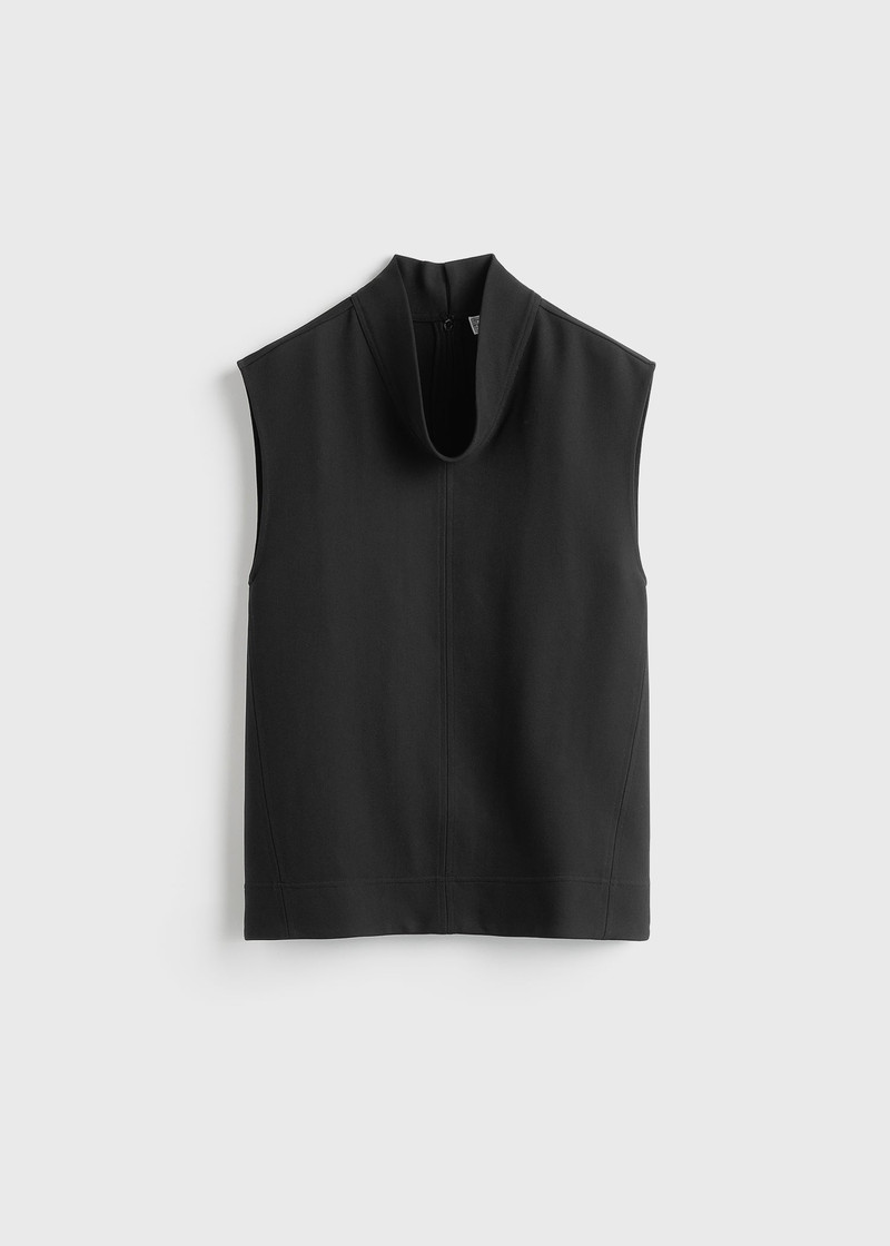 High neck top black 1