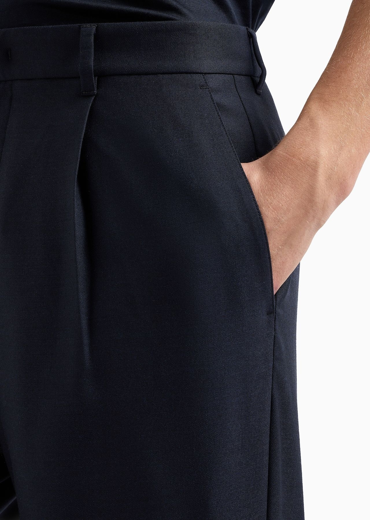 Travel Essentials virgin wool-blend trousers with pleats - 4