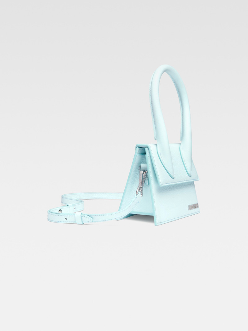 JACQUEMUS Le Chiquito moyen outlook