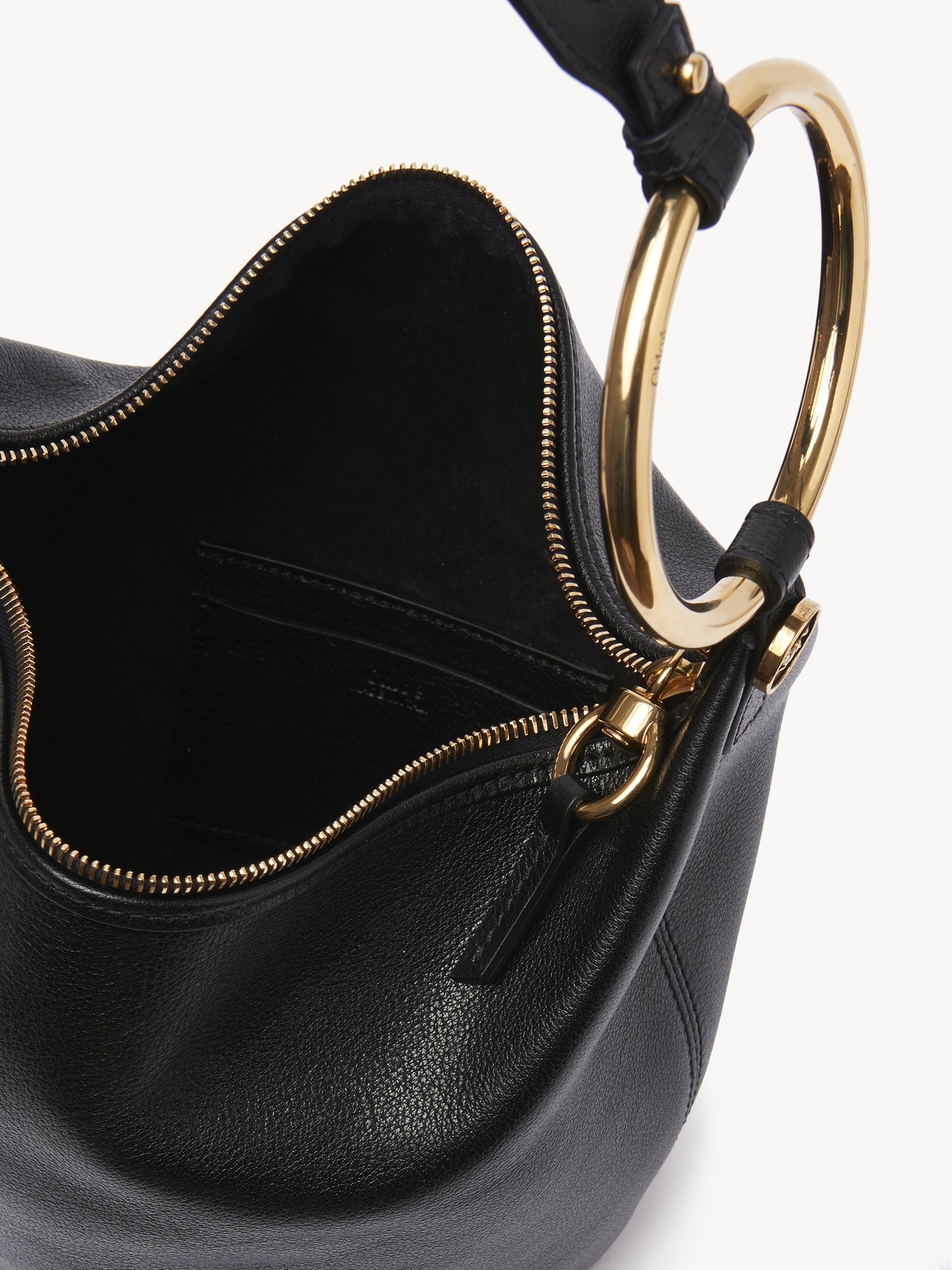 SMALL BRACELET HANDBAG IN GRAINED LEATHER - 5