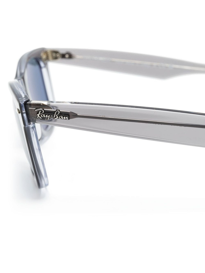 wayfarer-frame sunglasses 3
