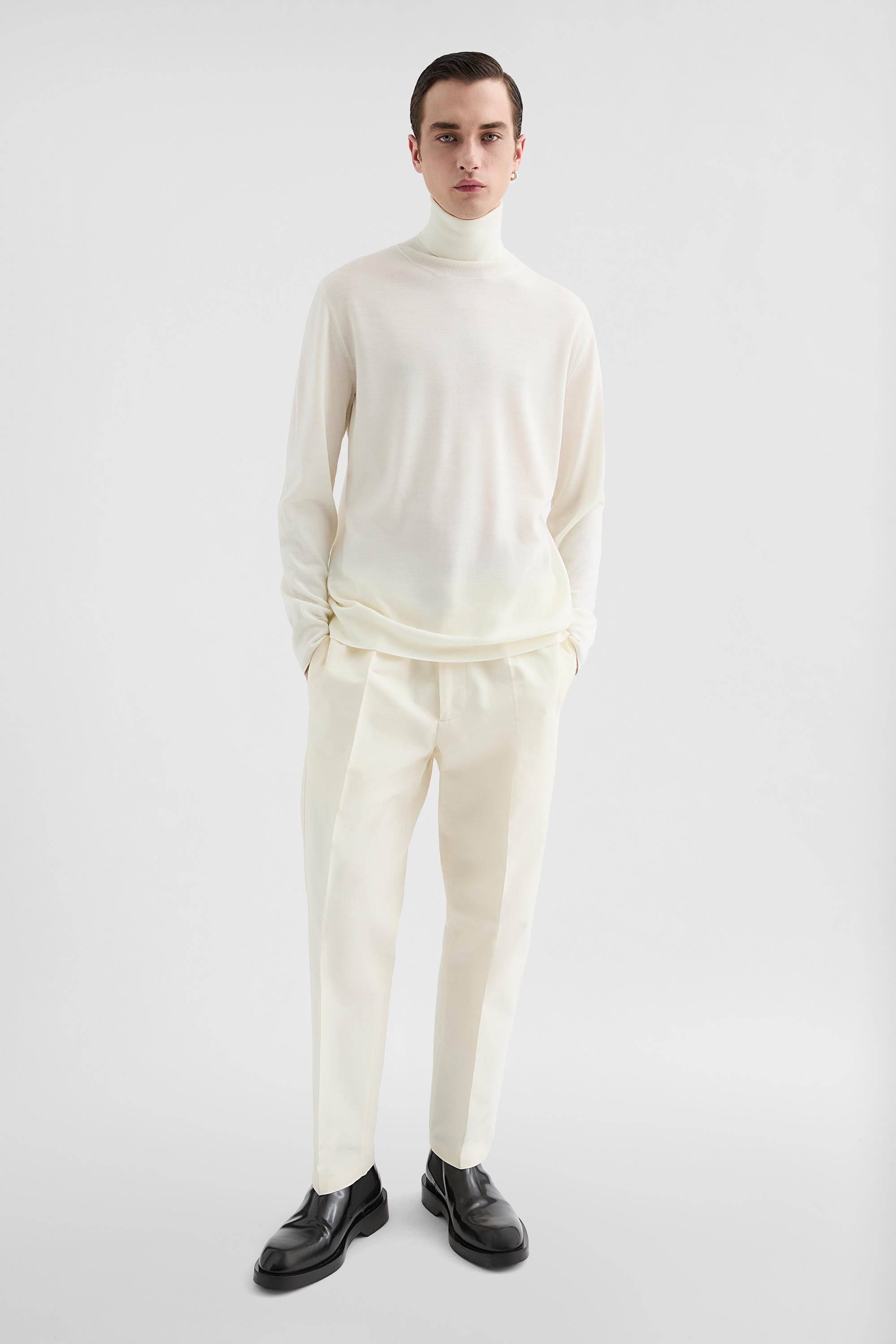 Lightweight High-Neck Sweater - 7