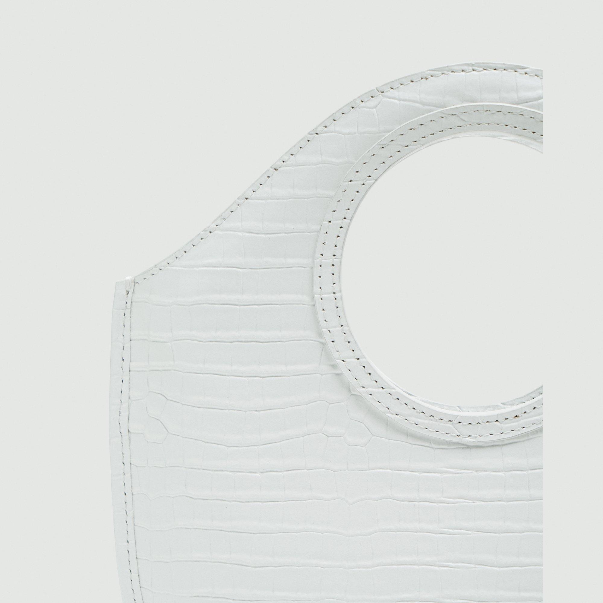 Mini Circle Bag in Embossed Leather - 5