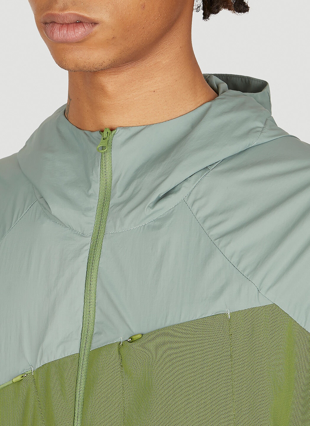 5.1 Techincal Jacket Center - 5