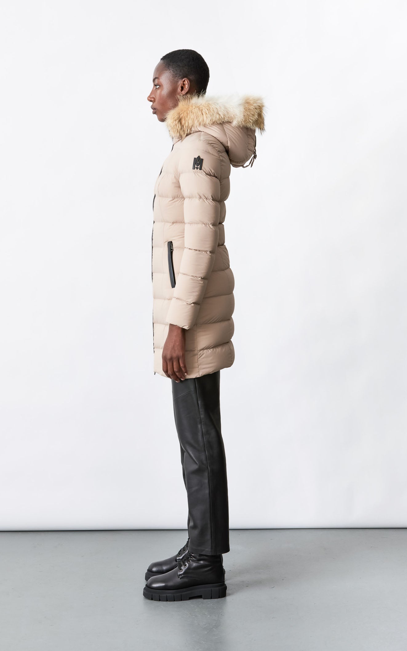 CALLA AGILE-360 stretch light down coat with natural fur collar - 3
