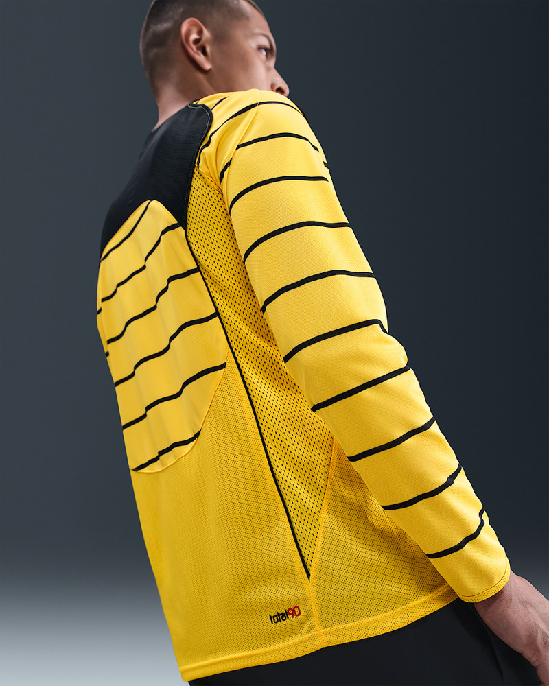 Nike Nike Total 90 Men's Dri-FIT Long-Sleeve Soccer Top outlook