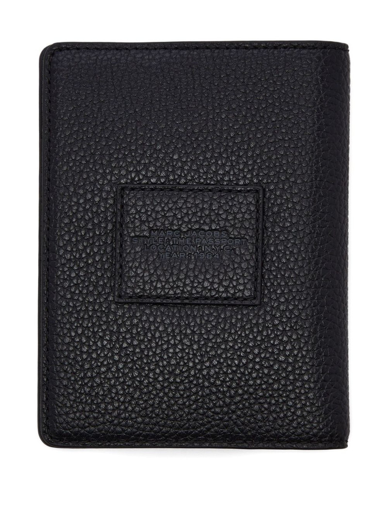 Marc Jacobs The Leather Passport Case outlook