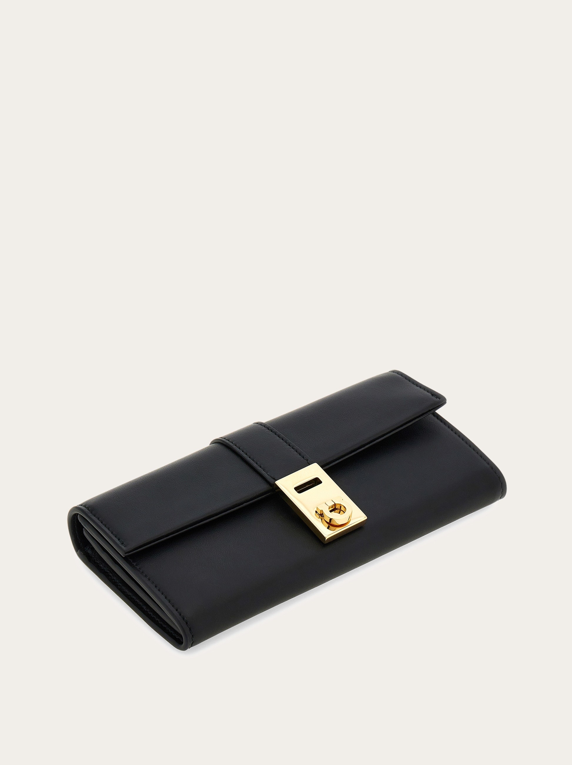 Hug wallet with chain - 2