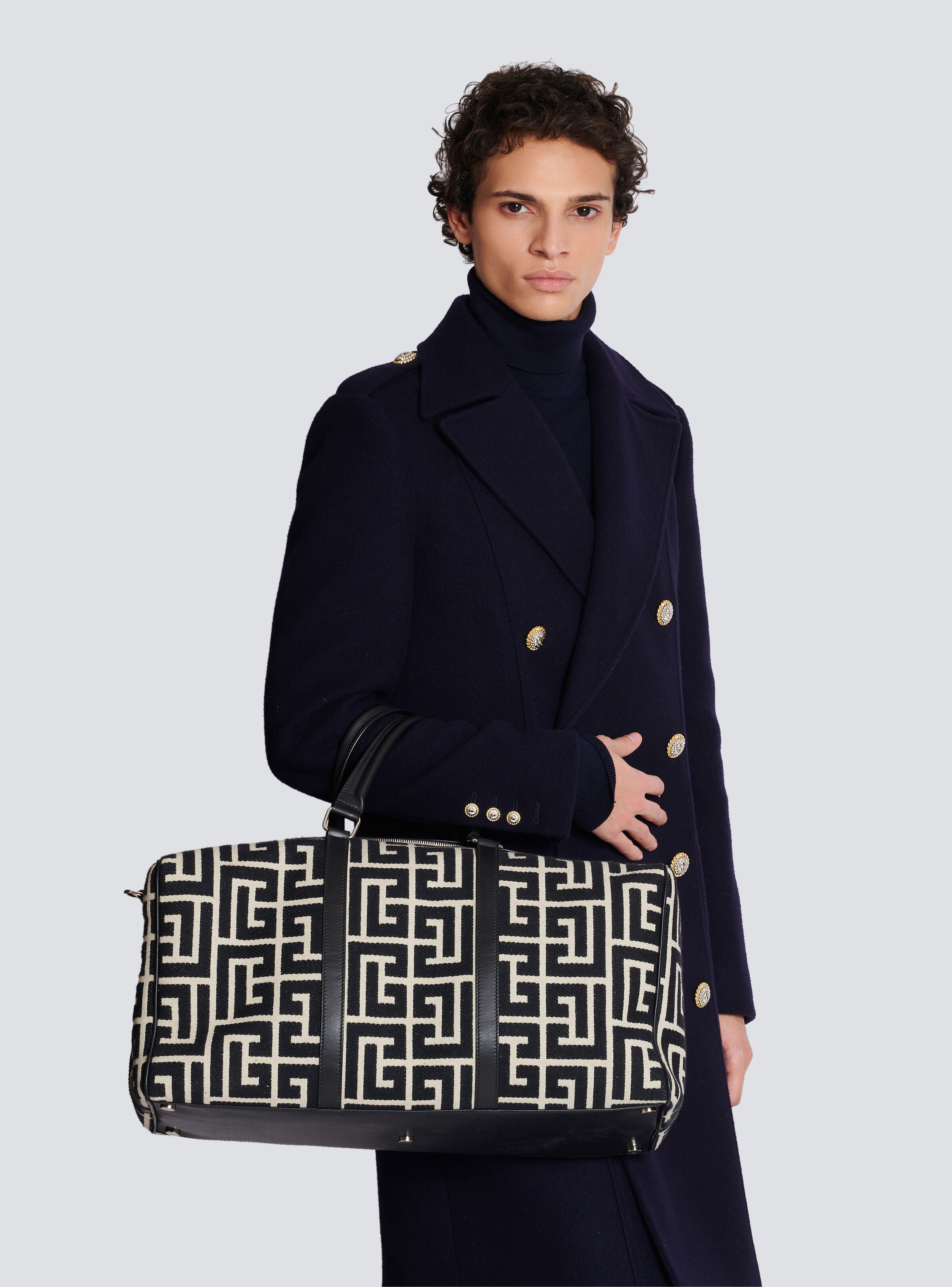 Travel bag with jacquard maxi monogram - 9