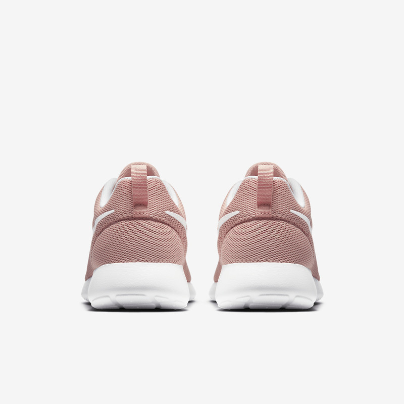 Nike Women's Roshe One Shoes 6