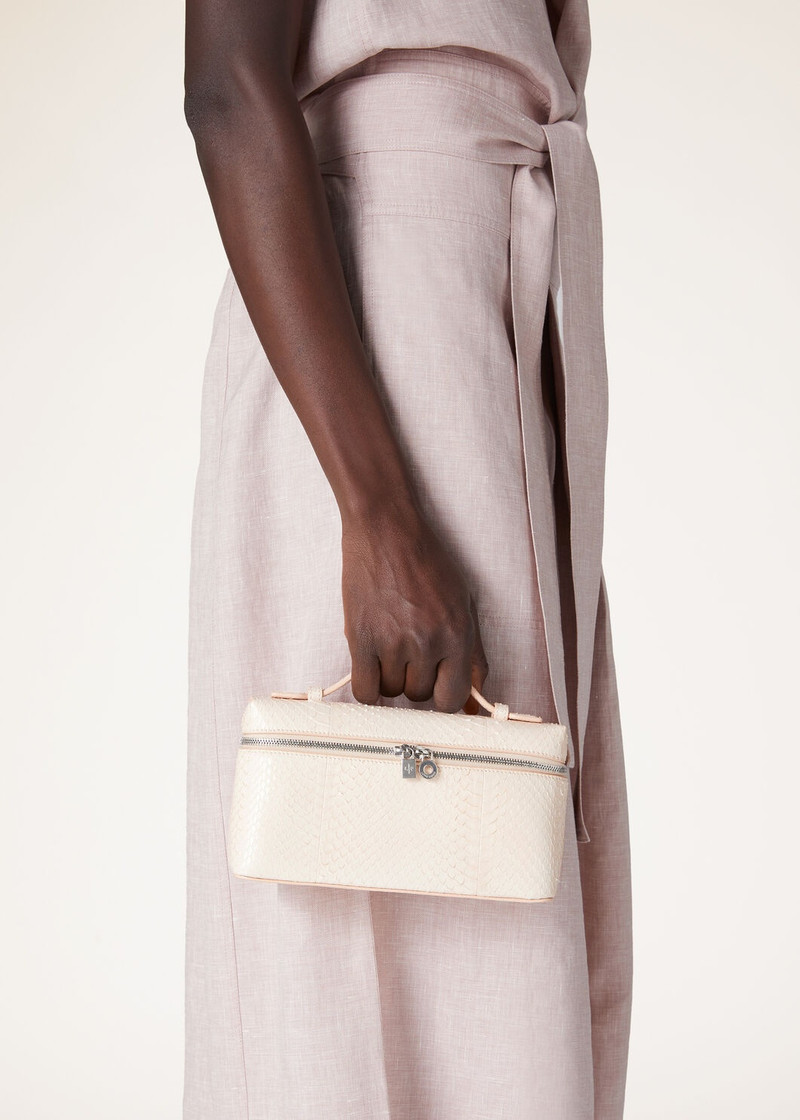 Loro Piana Extra Pocket L19 outlook