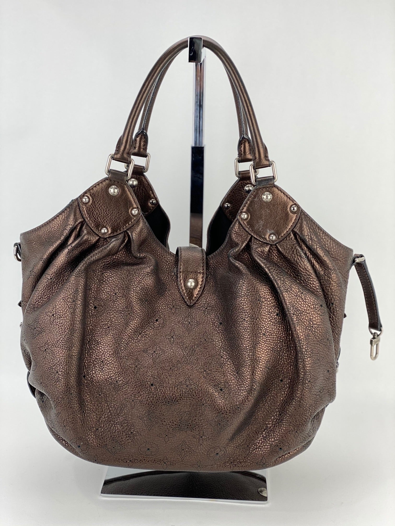 Louis Vuitton Large Mahina Metallic Bronze Leather Shoulder Bag pre owned - 2