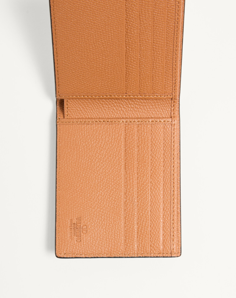 Valentino VALENTINO GARAVANI VLOGO SIGNATURE WALLET IN GRAINY CALFSKIN WITH LE CHAT DE LA MAISON PRINT outlook